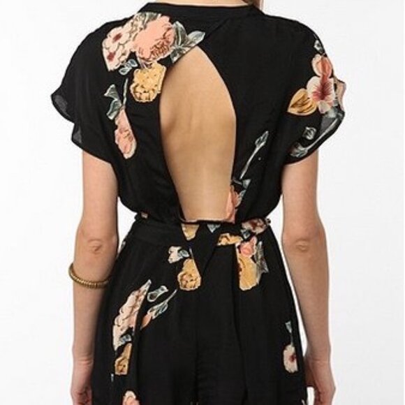 Urban Outfitters Black Floral Romper Playsuit Indie Fairycore Coquette, Size M - Picture 5 of 6